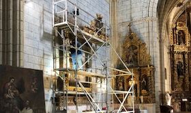 Salen a la luz pinturas pan de oro del siglo XV en retablo Iglesia de Santiago de Llerena