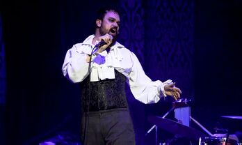 Premio Broadway World Spain Mejor Evento Teatral para De Profundis protagonizada por el extremeo Josen Moreno